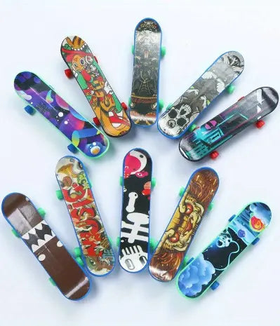 Mini finger skateboard